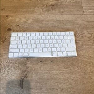 Apple Magic Keyboard 2
